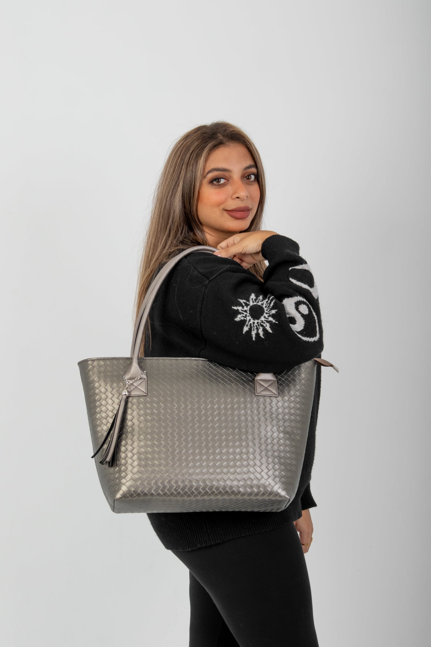 Braida Tote Oxdeeh on model
