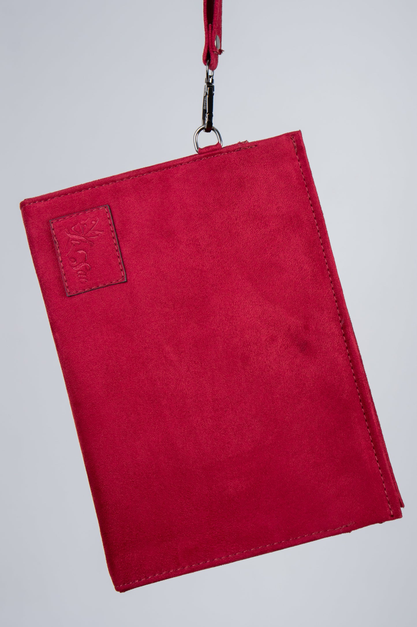 Edge Clutch Magenta held